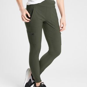 Athleta Headlands Hybrid Cargo Tights